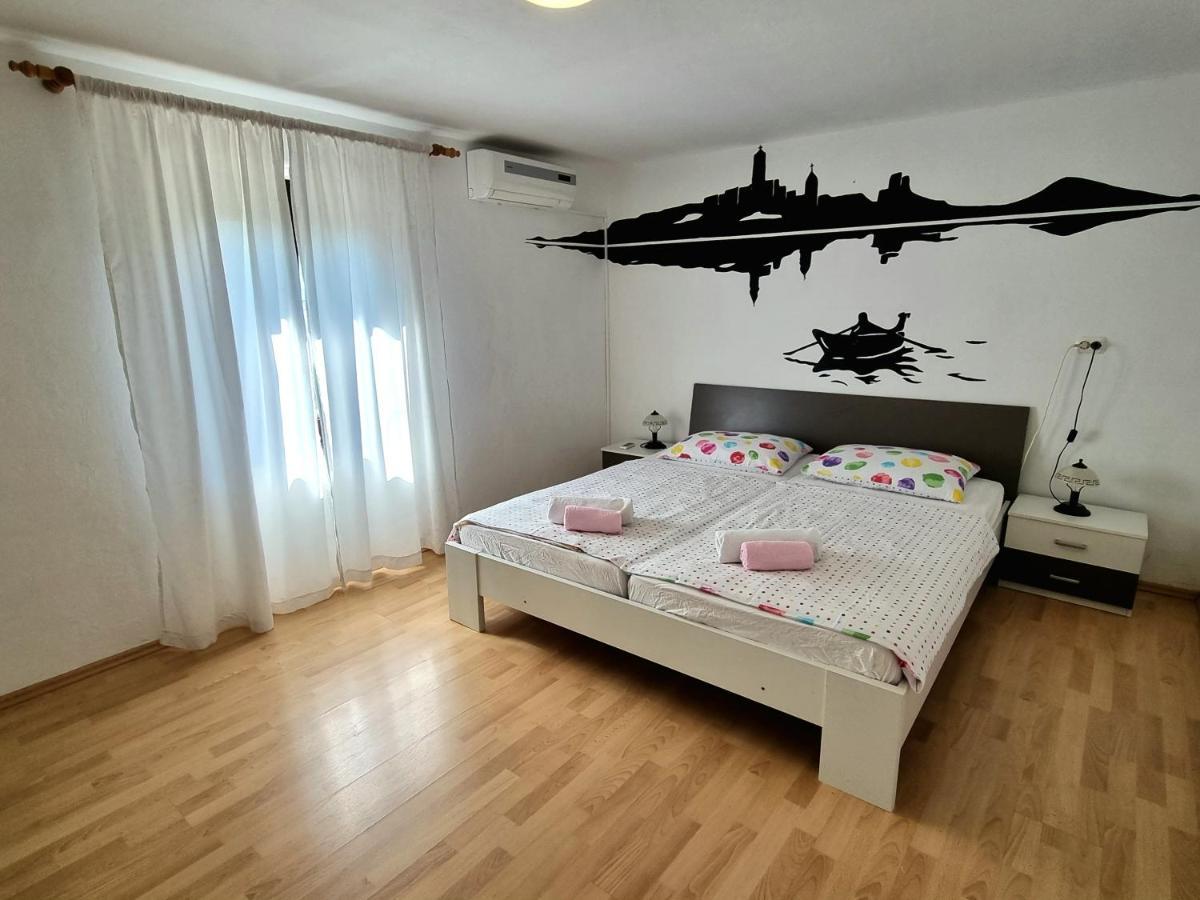 Skrbčići Apartment Deni מראה חיצוני תמונה
